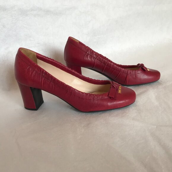 Prada Women's Distressed Dark Red Leather Bow Chunky Heel Round Toe Pump Shoes - Picture 5 of 10